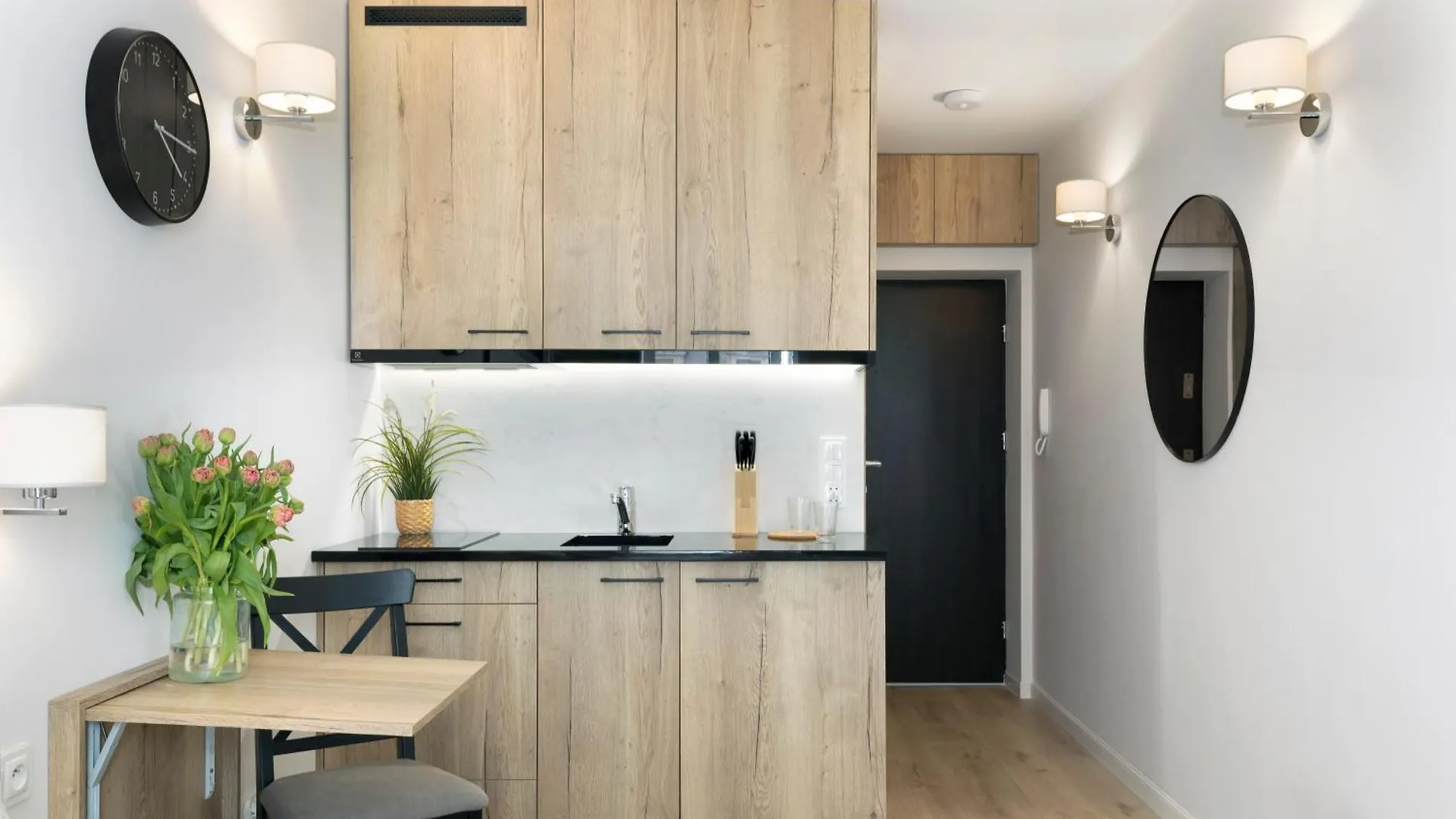 Elite Apartments Hamptons Old Town Danzica 0*,